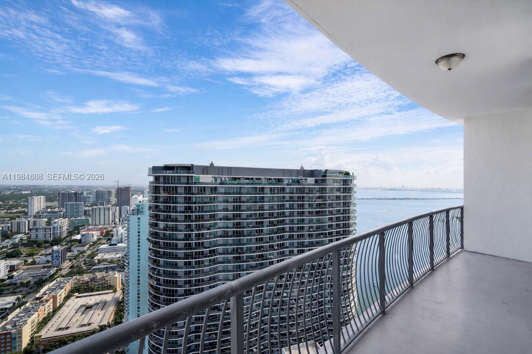 1750 N Bayshore Dr #3811 Miami, FL 33132