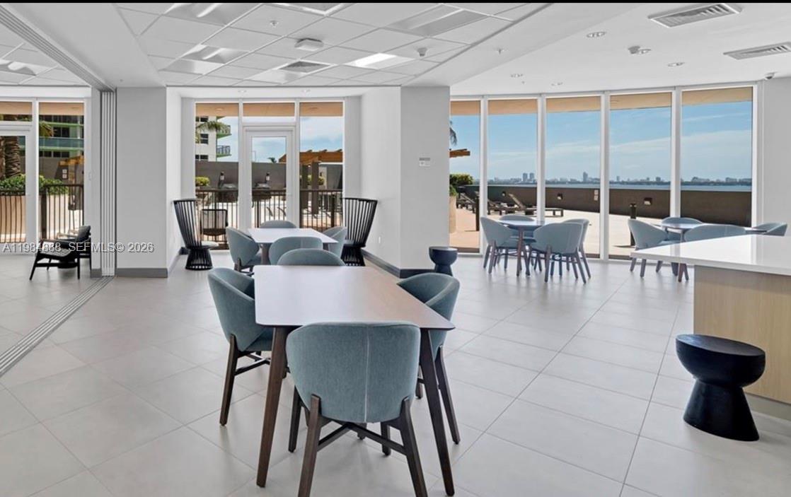 1750 N Bayshore Dr #3811 Miami, FL 33132