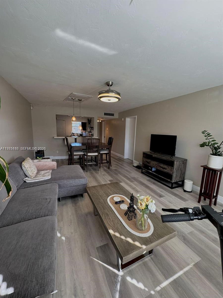 1530 NE 191st St #241