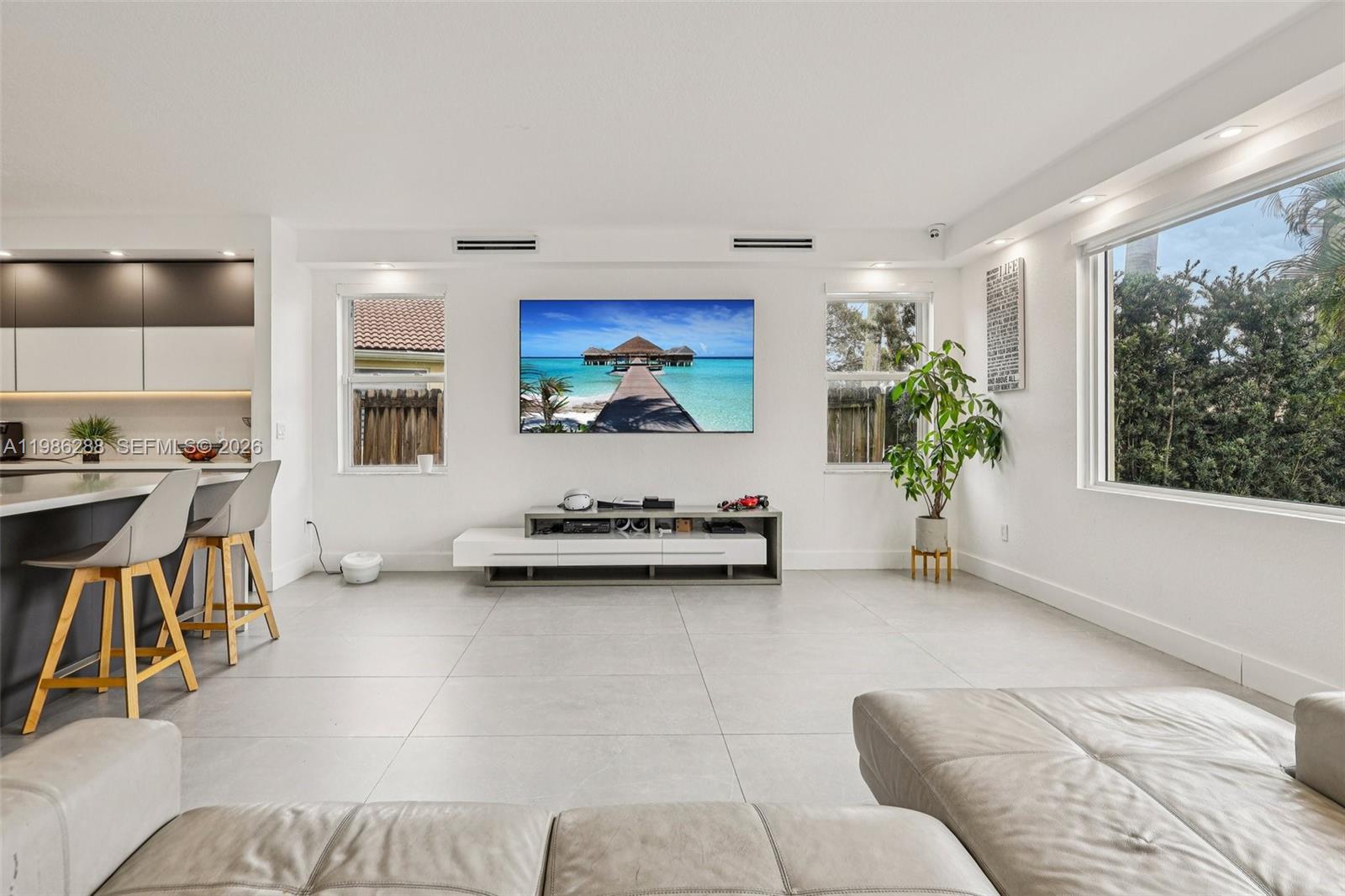 11280 NW 77th Ter Doral, FL 33178