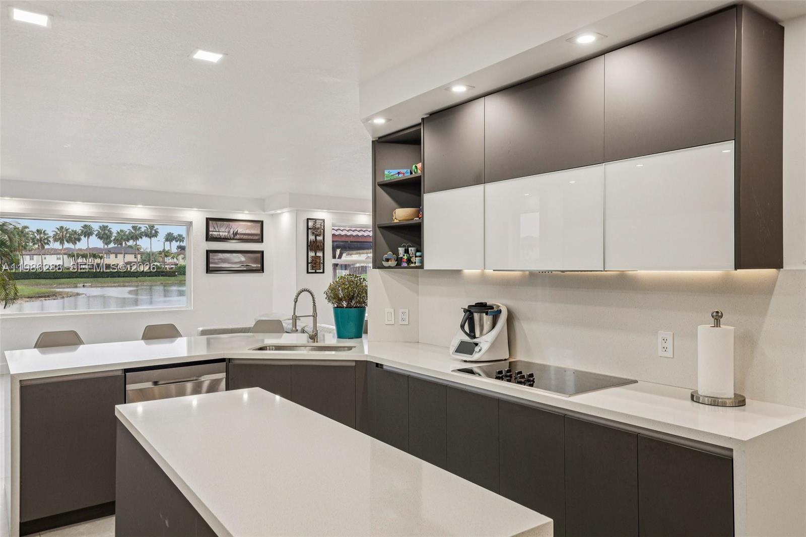 11280 NW 77th Ter Doral, FL 33178