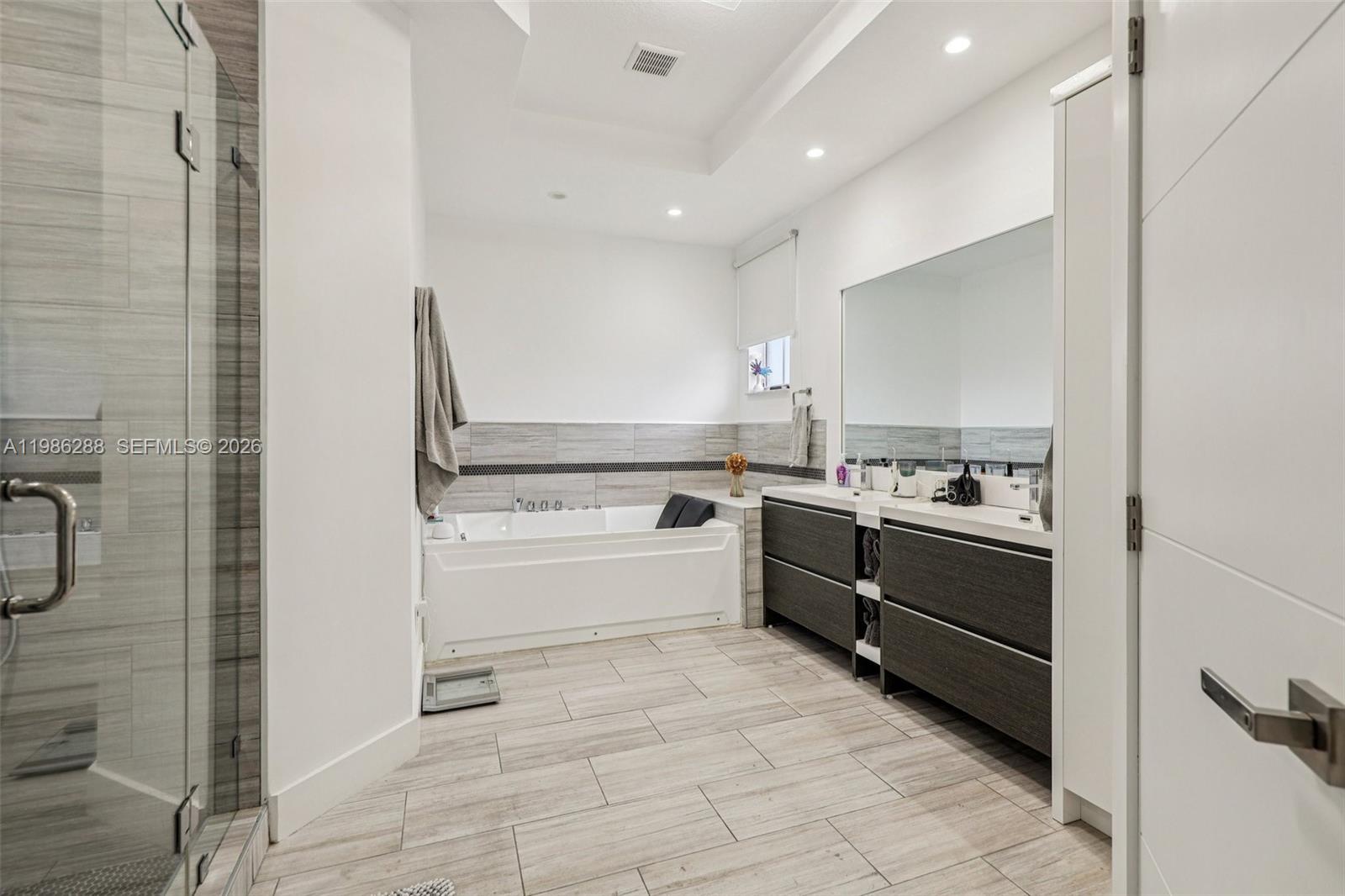 11280 NW 77th Ter Doral, FL 33178