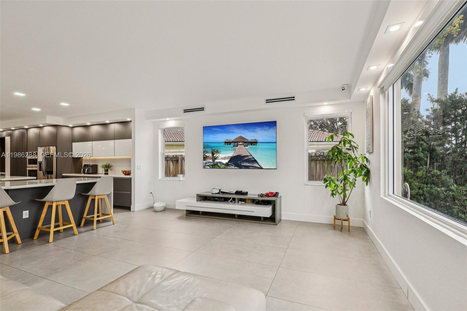 11280 NW 77th Ter Doral, FL 33178