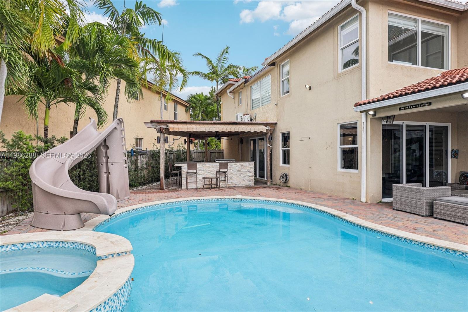 11280 NW 77th Ter Doral, FL 33178