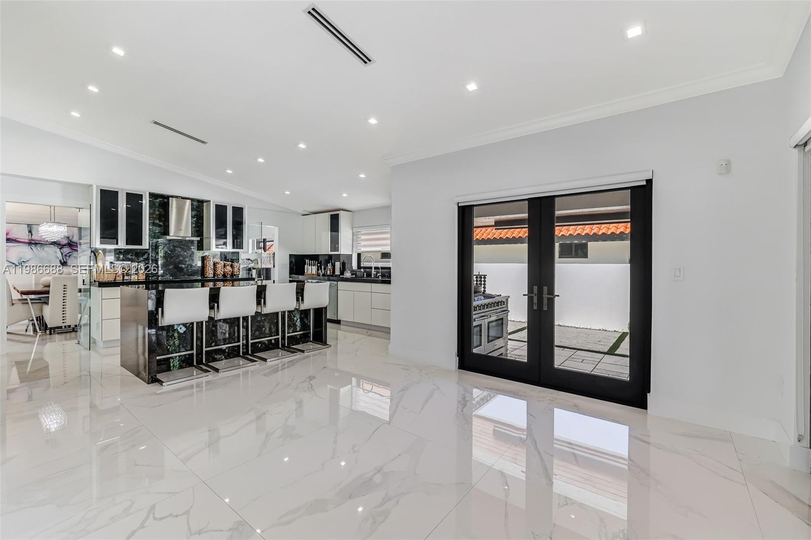 13801 SW 34th St Miami, FL 33175