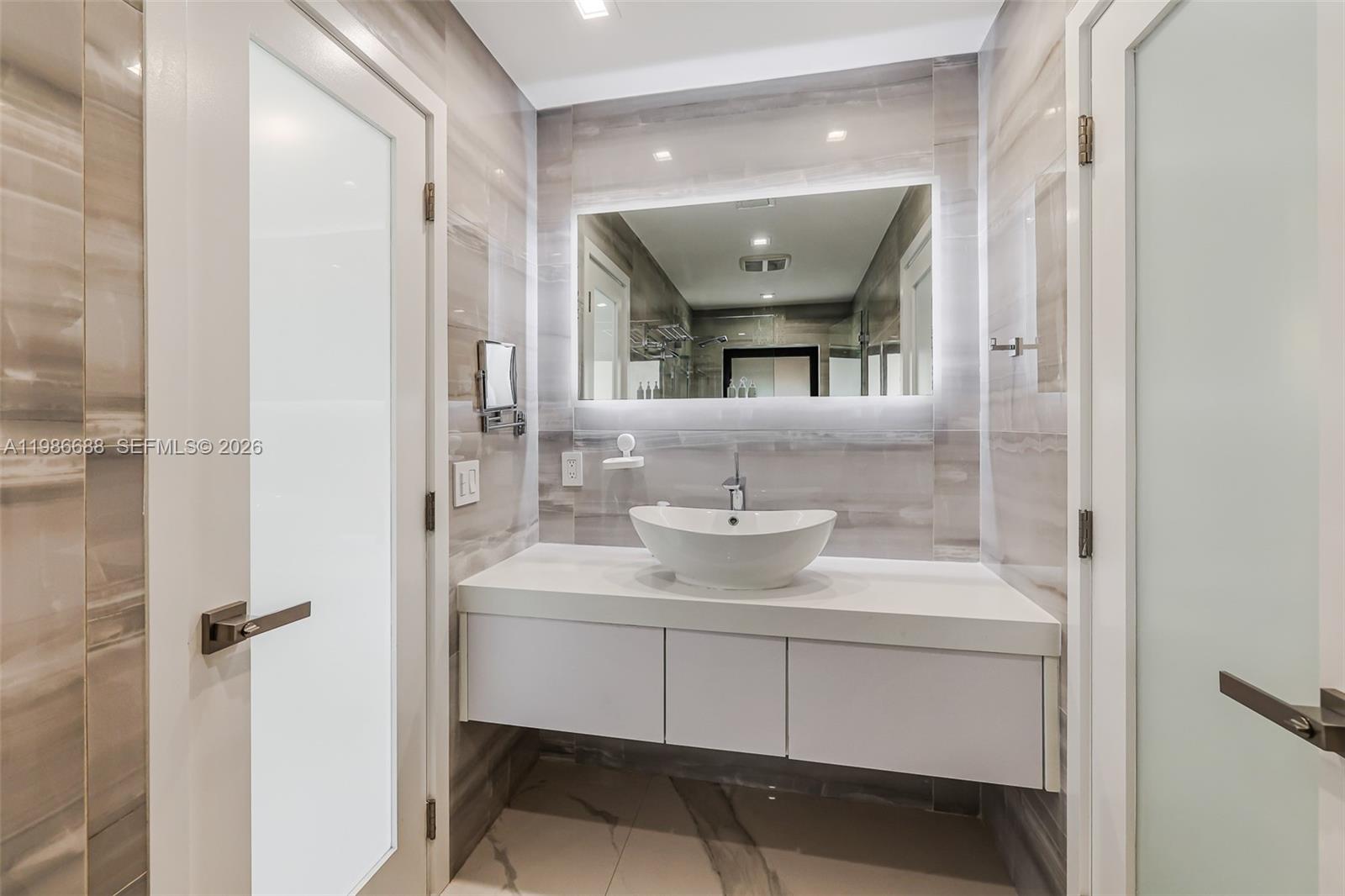 13801 SW 34th St Miami, FL 33175