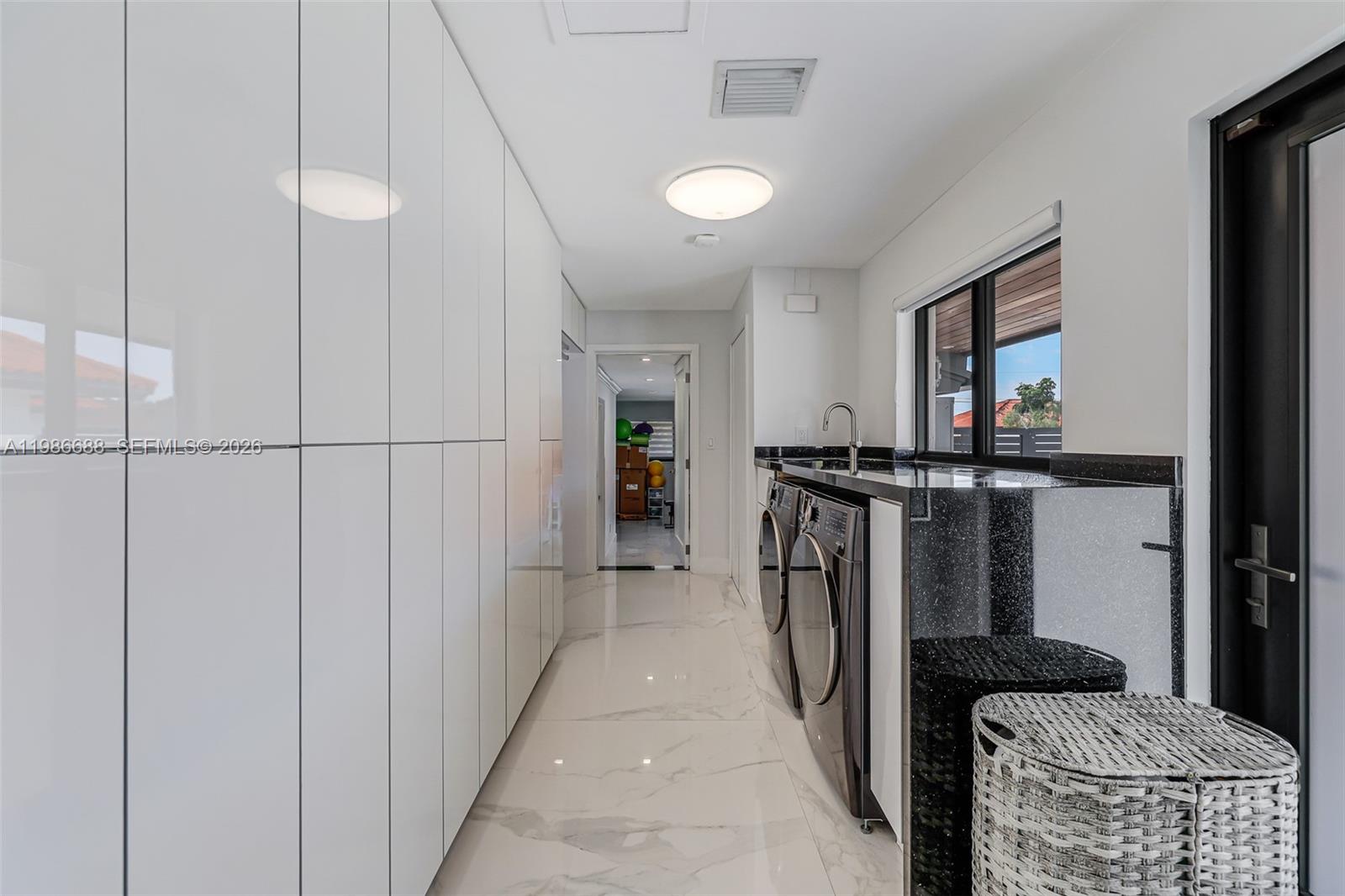 13801 SW 34th St Miami, FL 33175