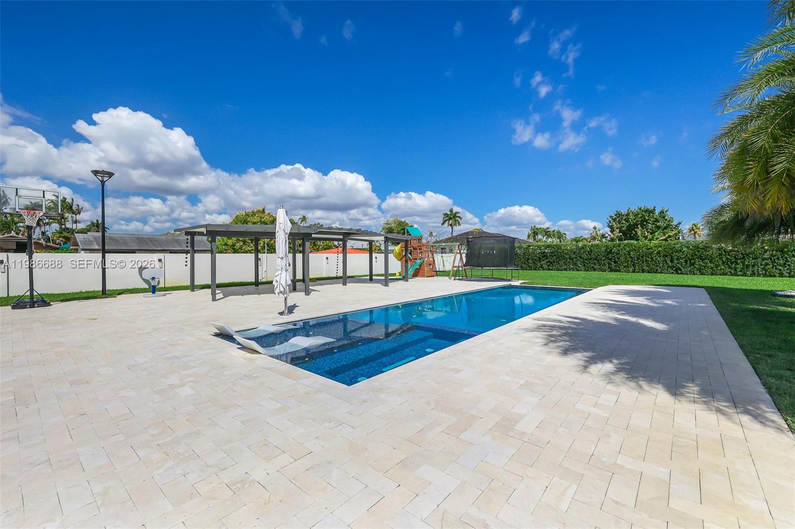 13801 SW 34th St Miami, FL 33175