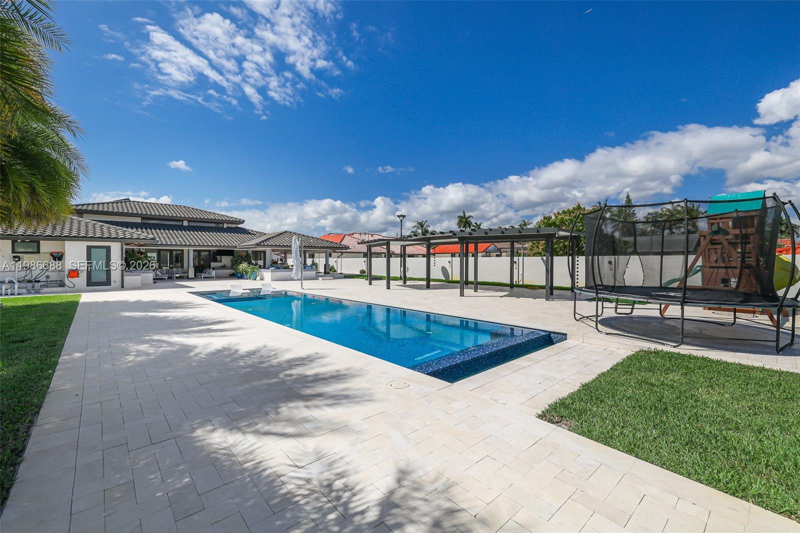 13801 SW 34th St Miami, FL 33175