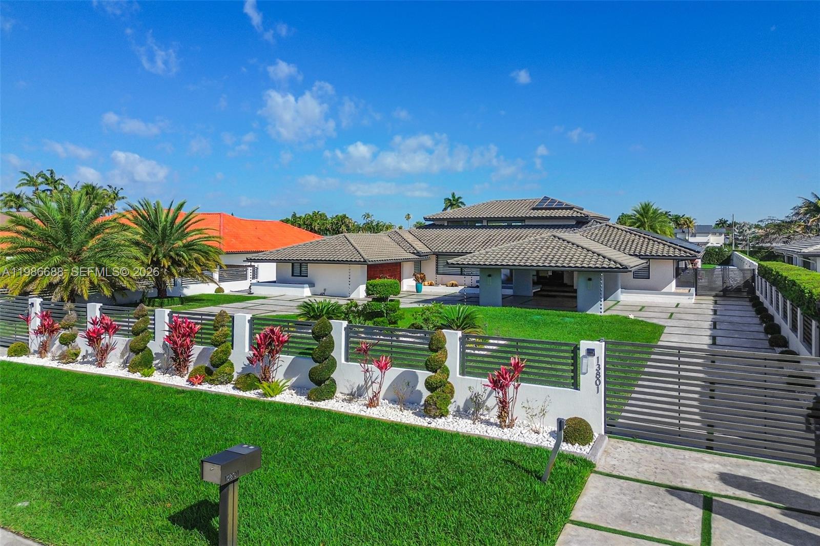 13801 SW 34th St Miami, FL 33175