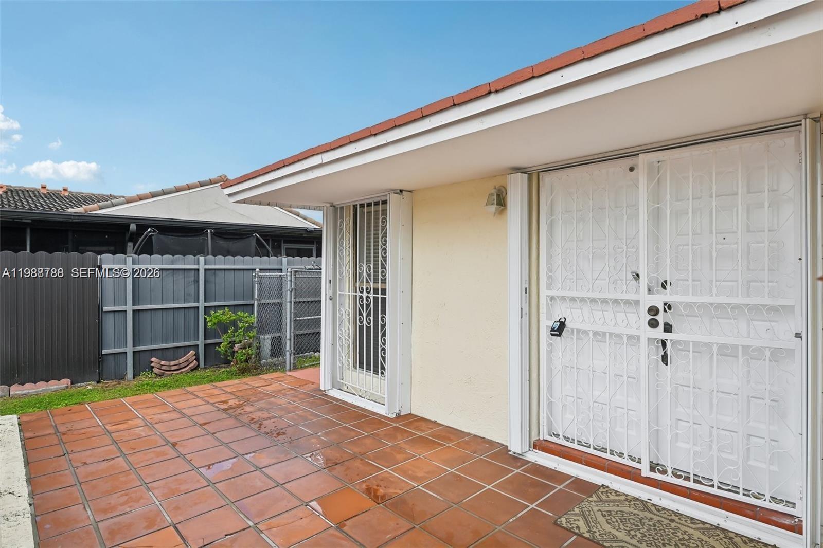 9585 SW 1st Ter Miami, FL 33174