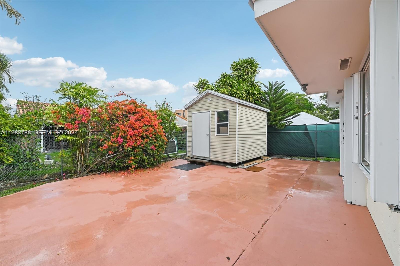 9585 SW 1st Ter Miami, FL 33174