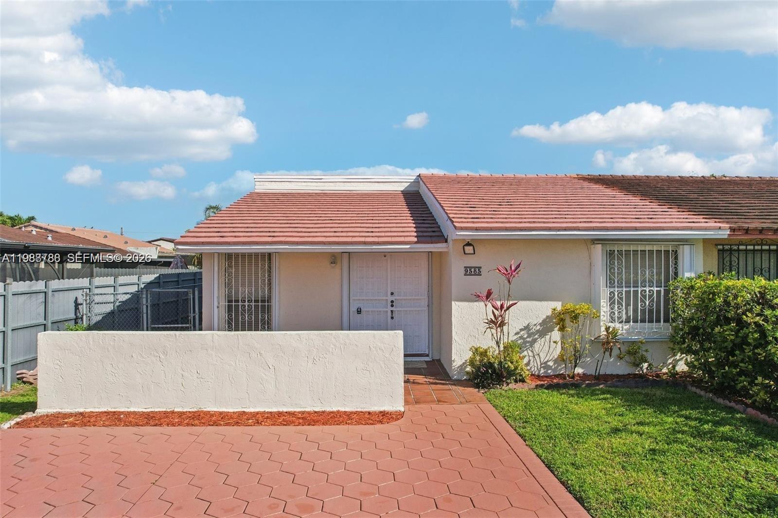 9585 SW 1st Ter Miami, FL 33174