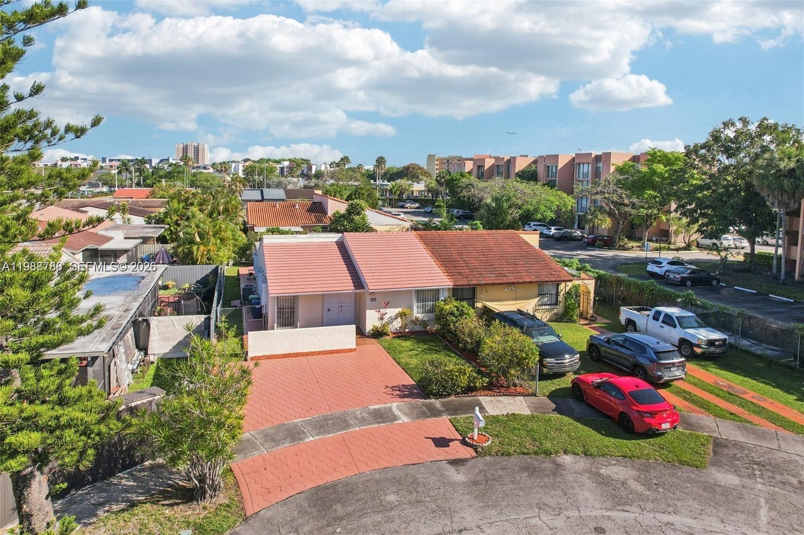 9585 SW 1st Ter Miami, FL 33174