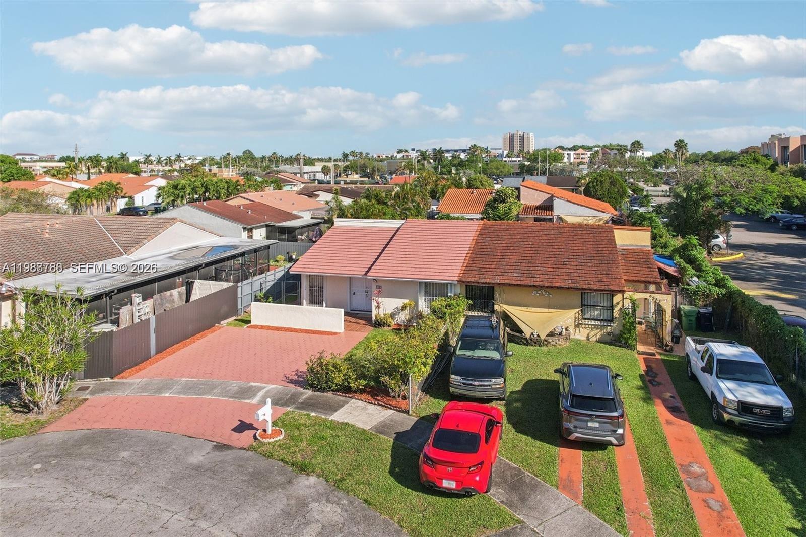 9585 SW 1st Ter Miami, FL 33174