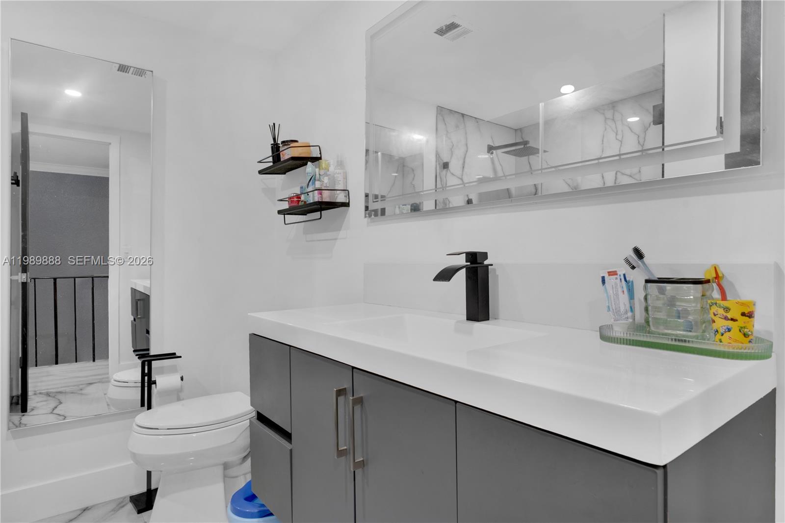 9956 SW 88th St #128-1 Miami, FL 33176