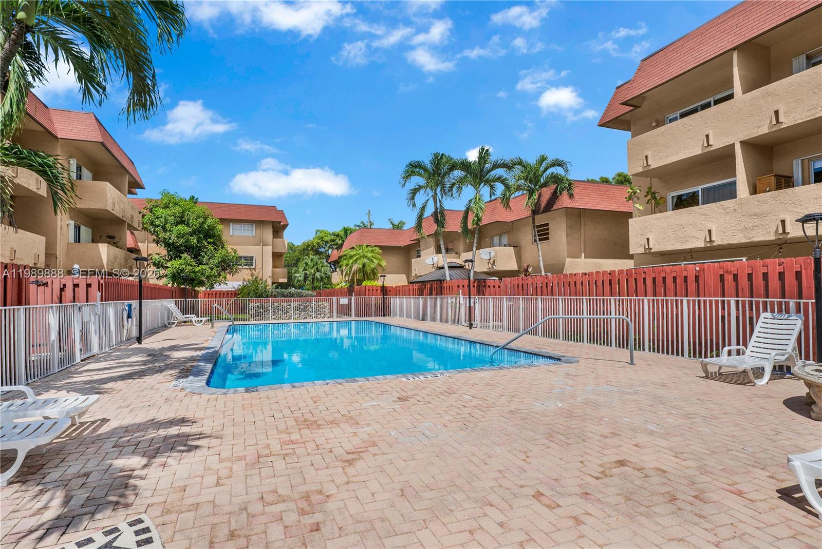 9956 SW 88th St #128-1 Miami, FL 33176