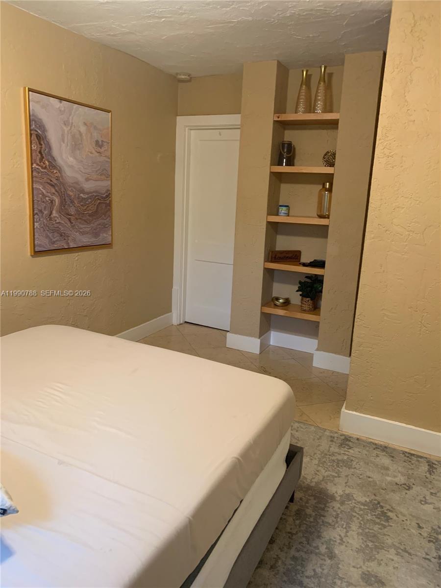 329 W 28th St Miami Beach, FL 33140