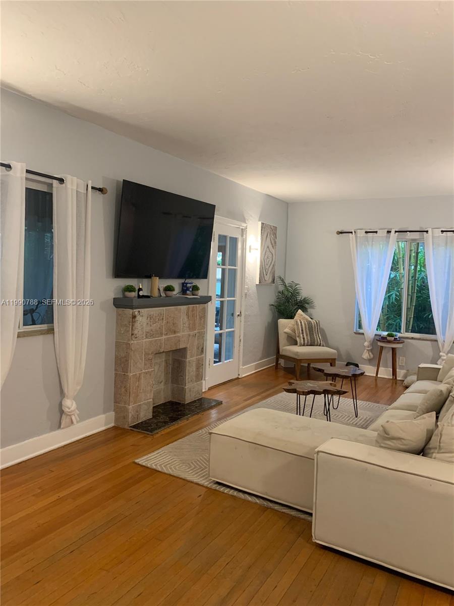 329 W 28th St Miami Beach, FL 33140