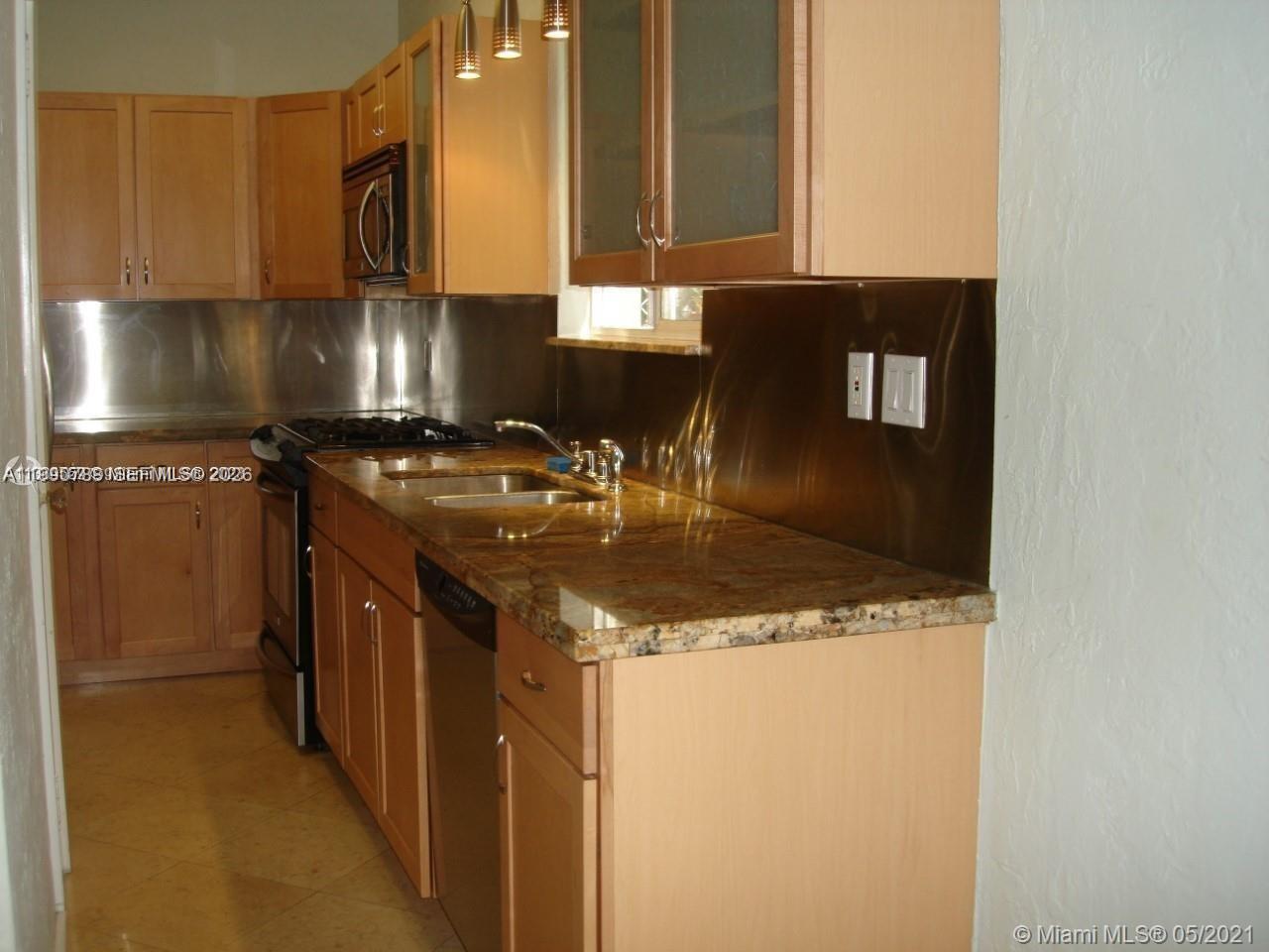 329 W 28th St Miami Beach, FL 33140