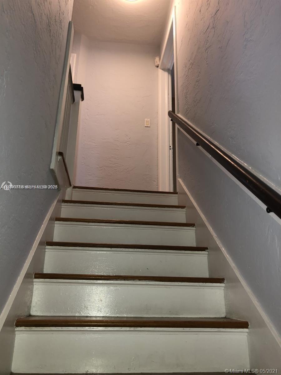 329 W 28th St Miami Beach, FL 33140