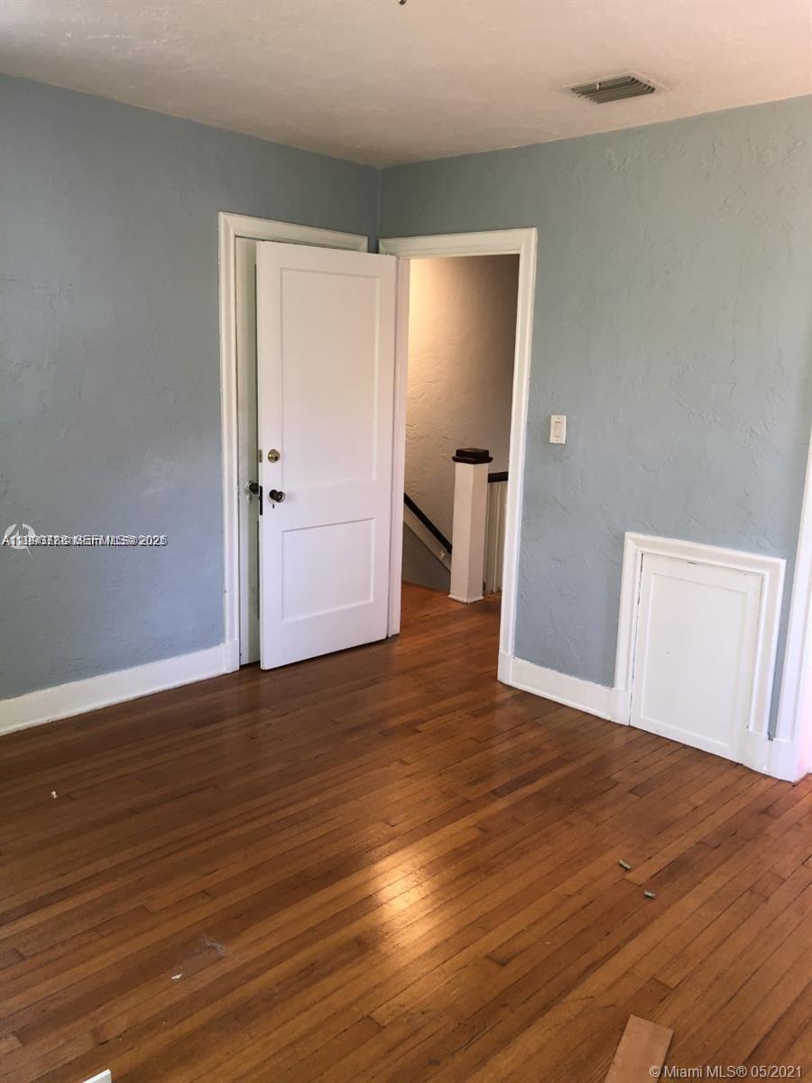 329 W 28th St Miami Beach, FL 33140