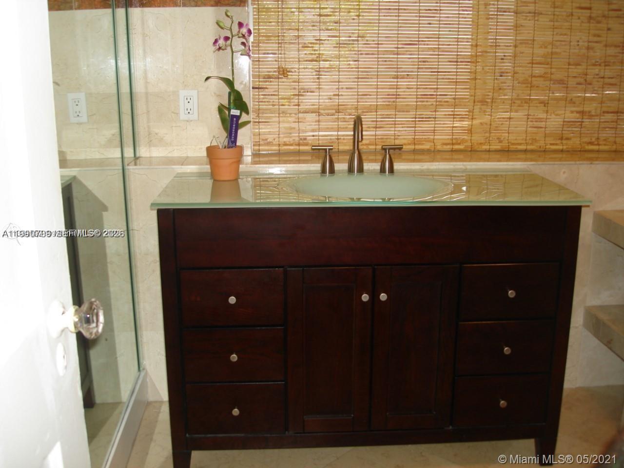 329 W 28th St Miami Beach, FL 33140