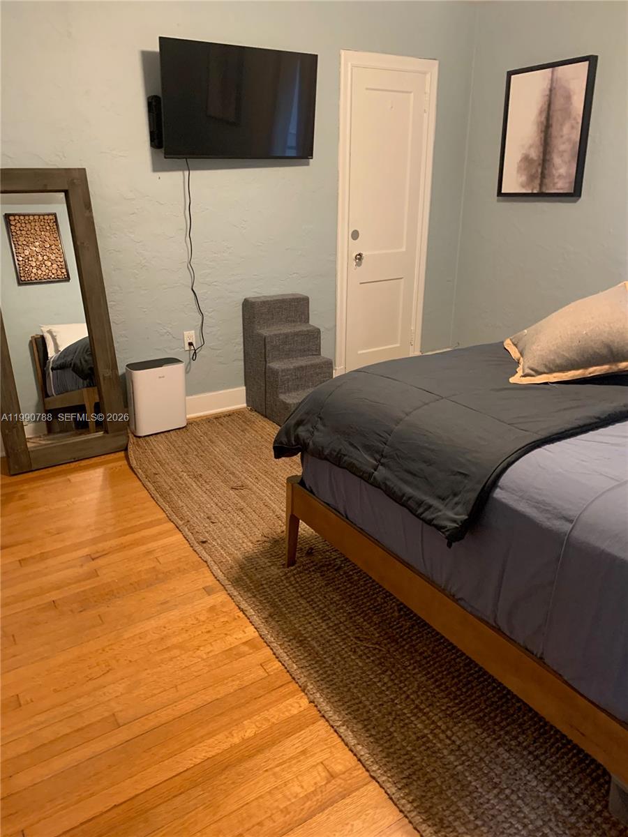 329 W 28th St Miami Beach, FL 33140