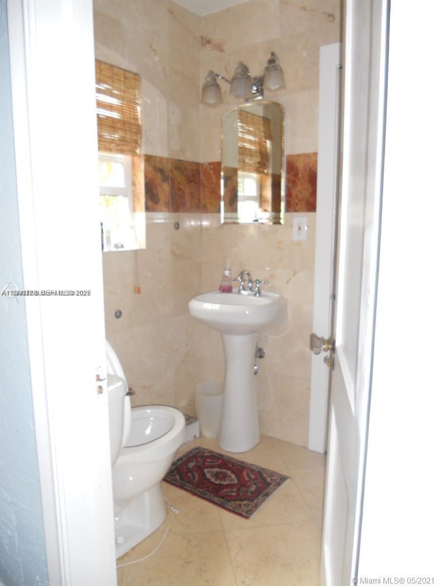 329 W 28th St Miami Beach, FL 33140