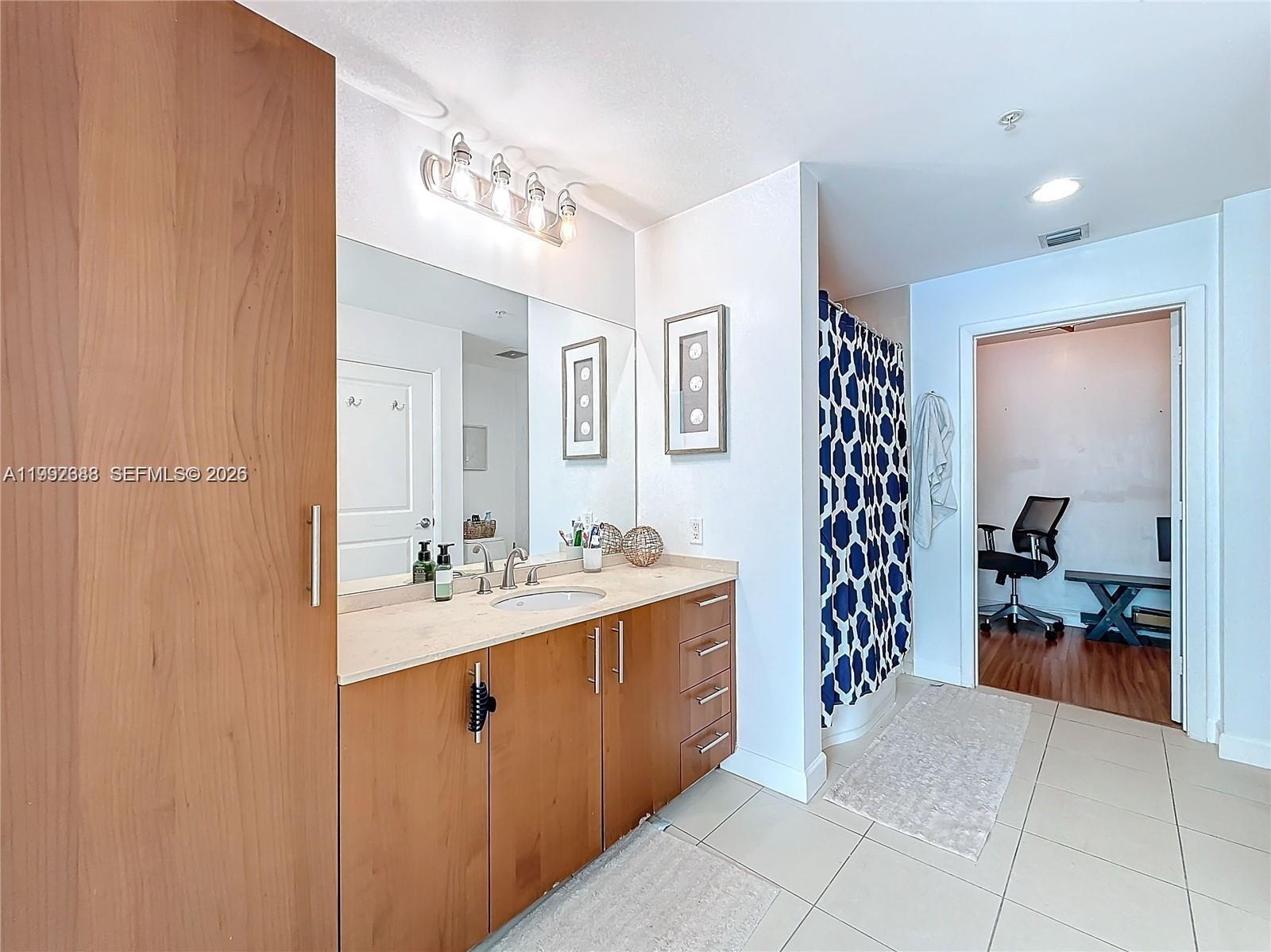 1945 S Ocean Dr #605 Hallandale Beach, FL 33009