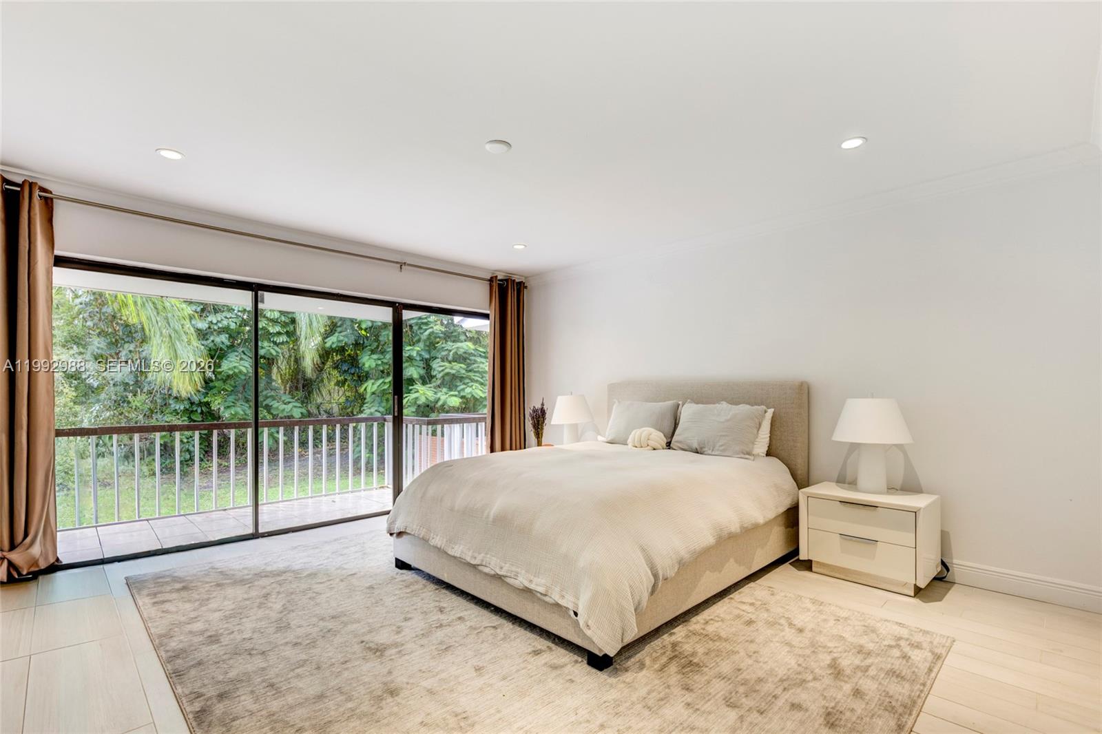 8118 Los Pinos Blvd Coral Gables, FL 33143