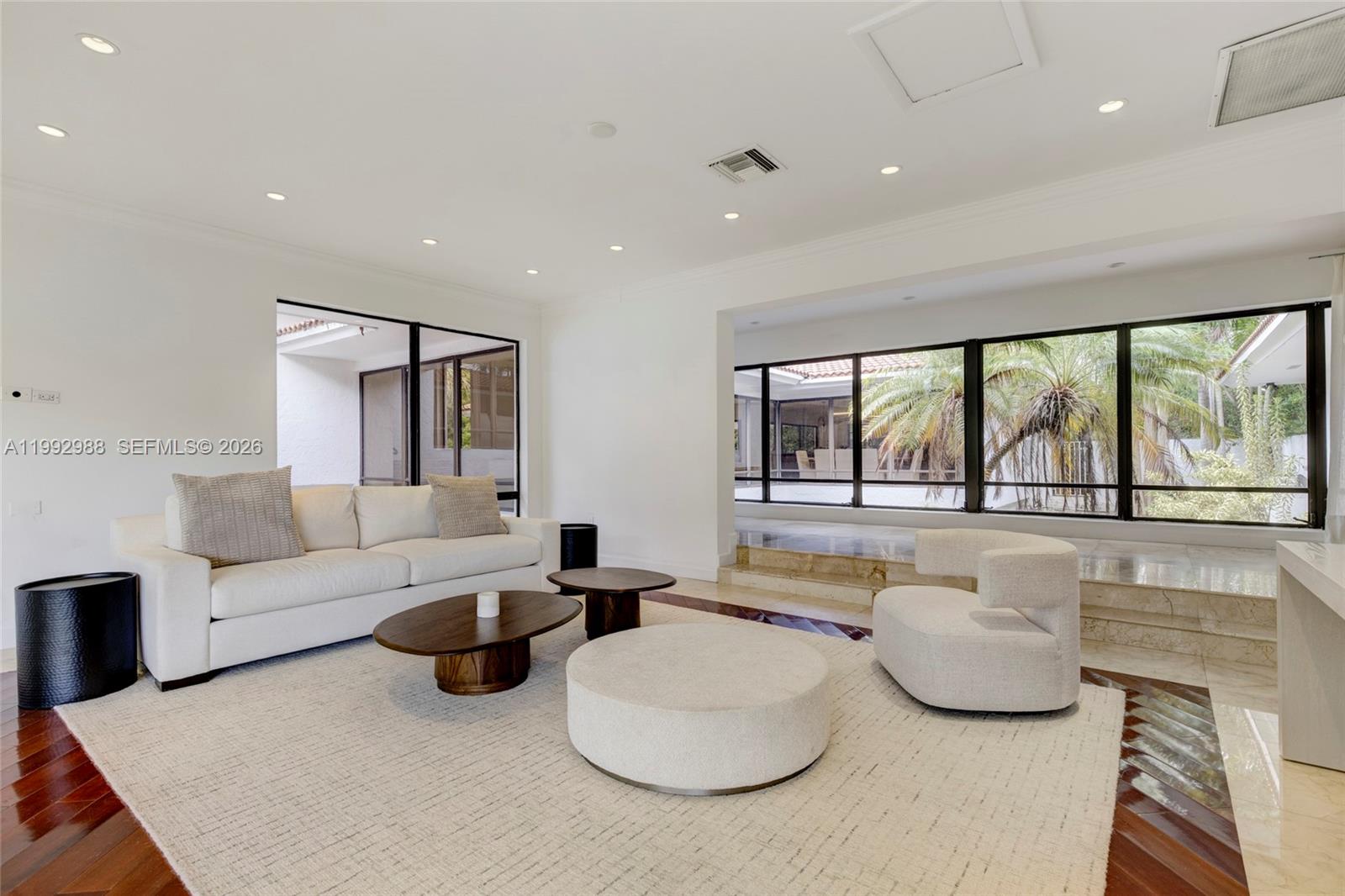 8118 Los Pinos Blvd Coral Gables, FL 33143