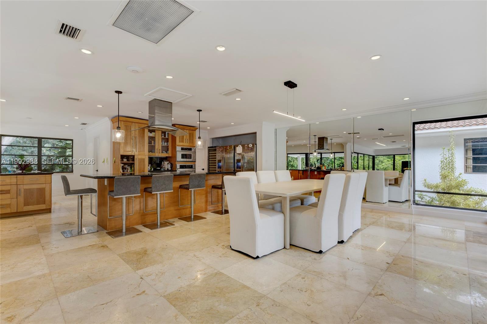 8118 Los Pinos Blvd Coral Gables, FL 33143