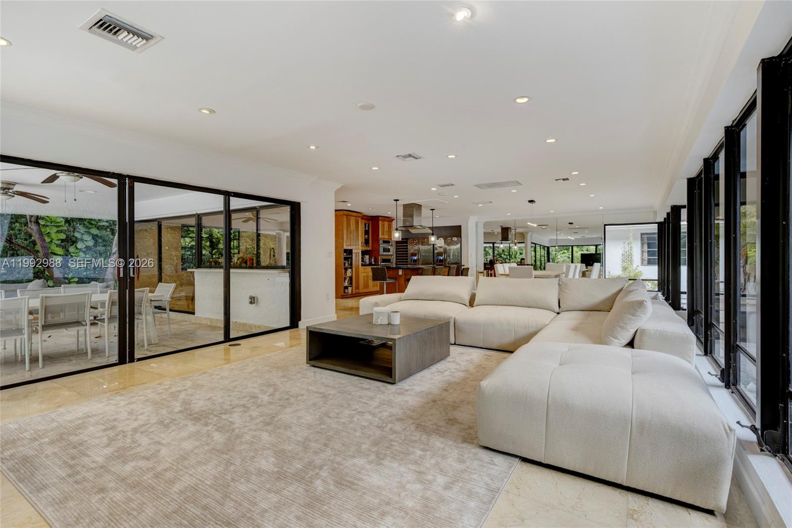 8118 Los Pinos Blvd Coral Gables, FL 33143