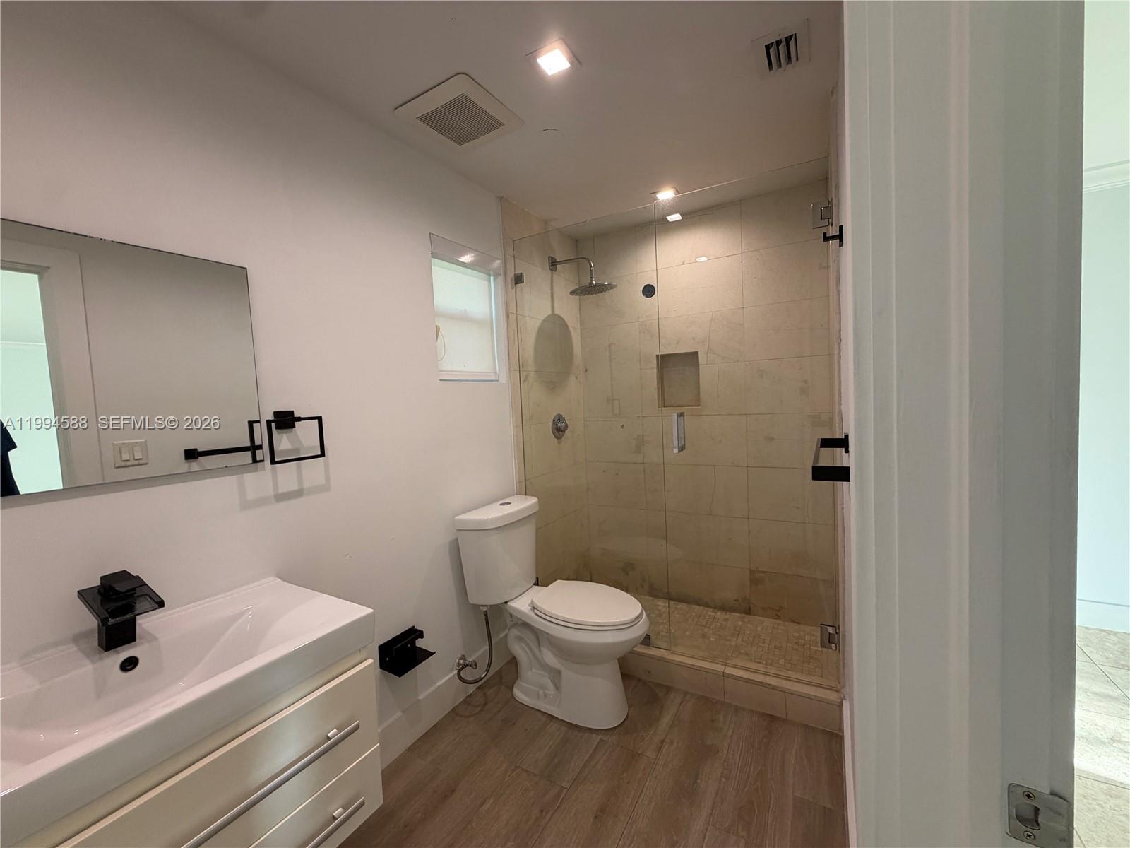 3373 SW 29th Ter Miami, FL 33133