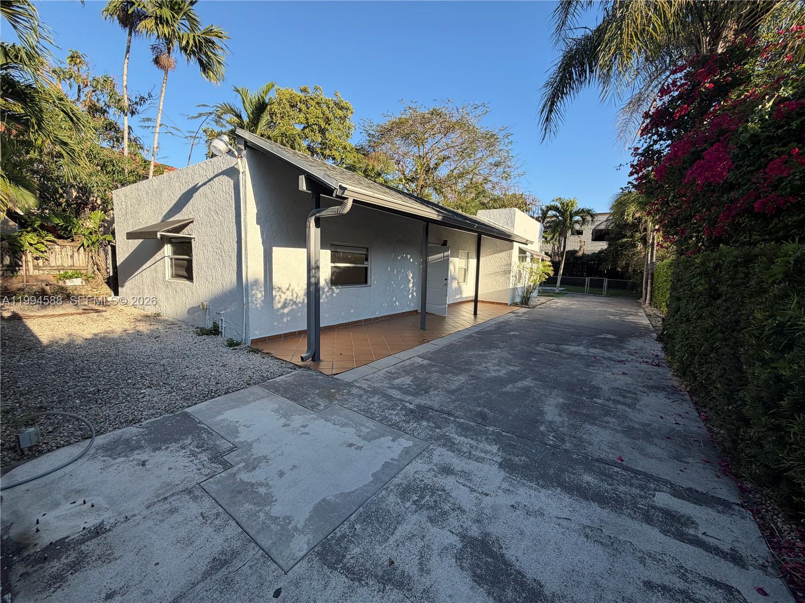 3373 SW 29th Ter Miami, FL 33133