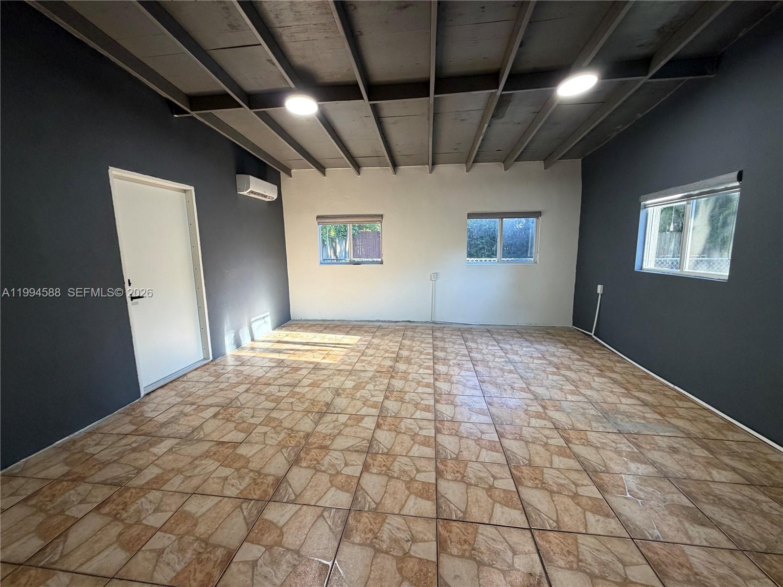 3373 SW 29th Ter Miami, FL 33133