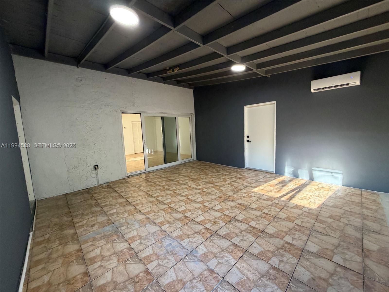 3373 SW 29th Ter Miami, FL 33133