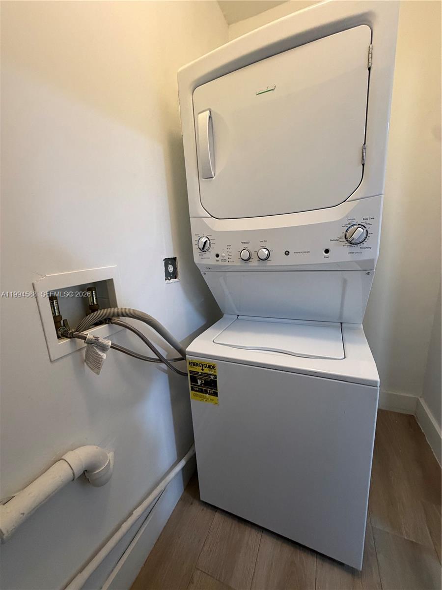 3373 SW 29th Ter Miami, FL 33133