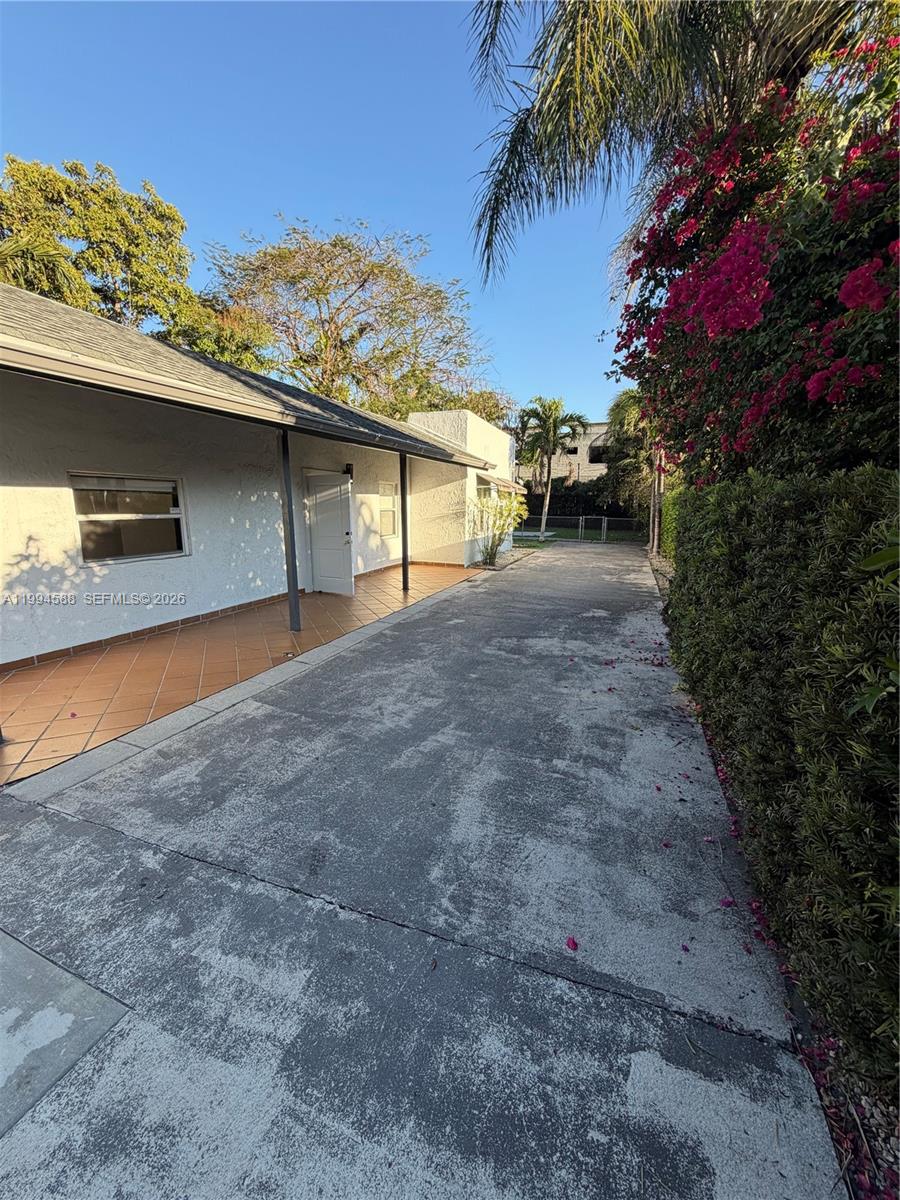 3373 SW 29th Ter Miami, FL 33133