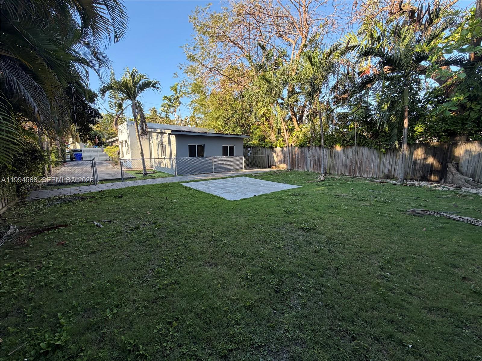 3373 SW 29th Ter Miami, FL 33133