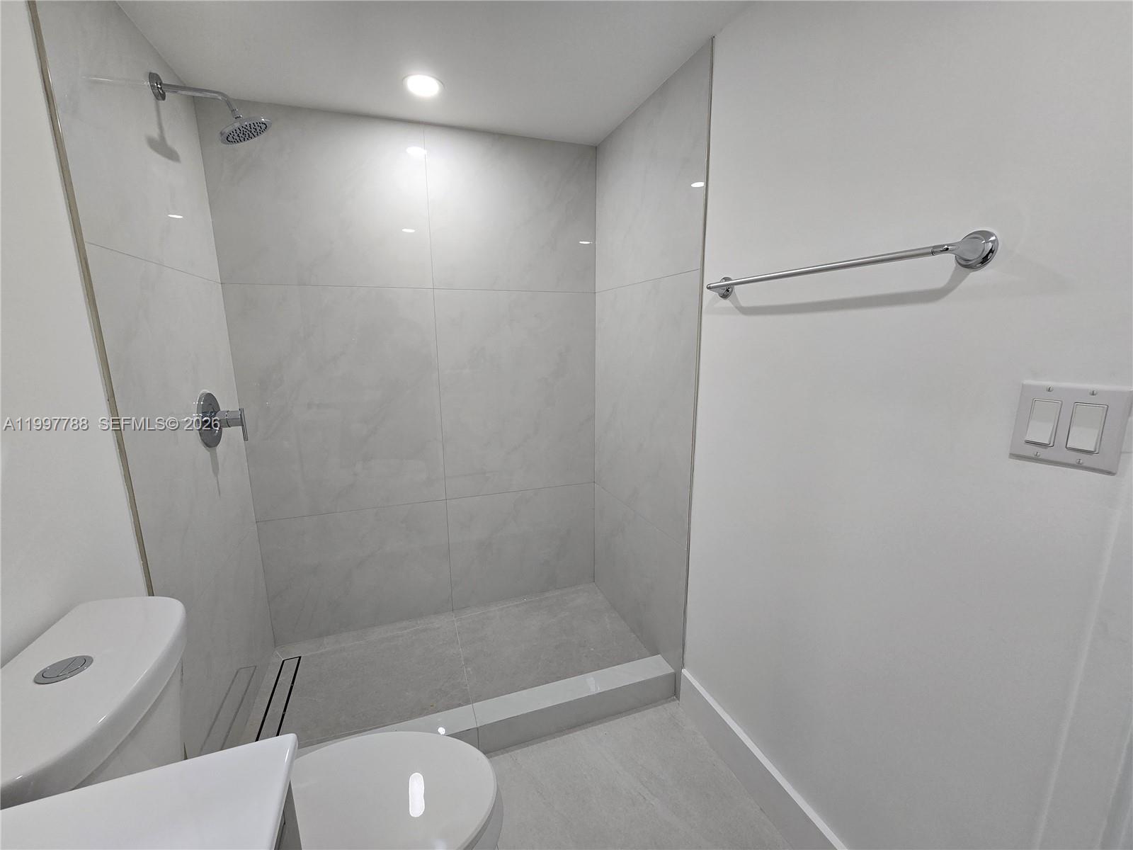 4550 NW 9th St #311E Miami, FL 33126