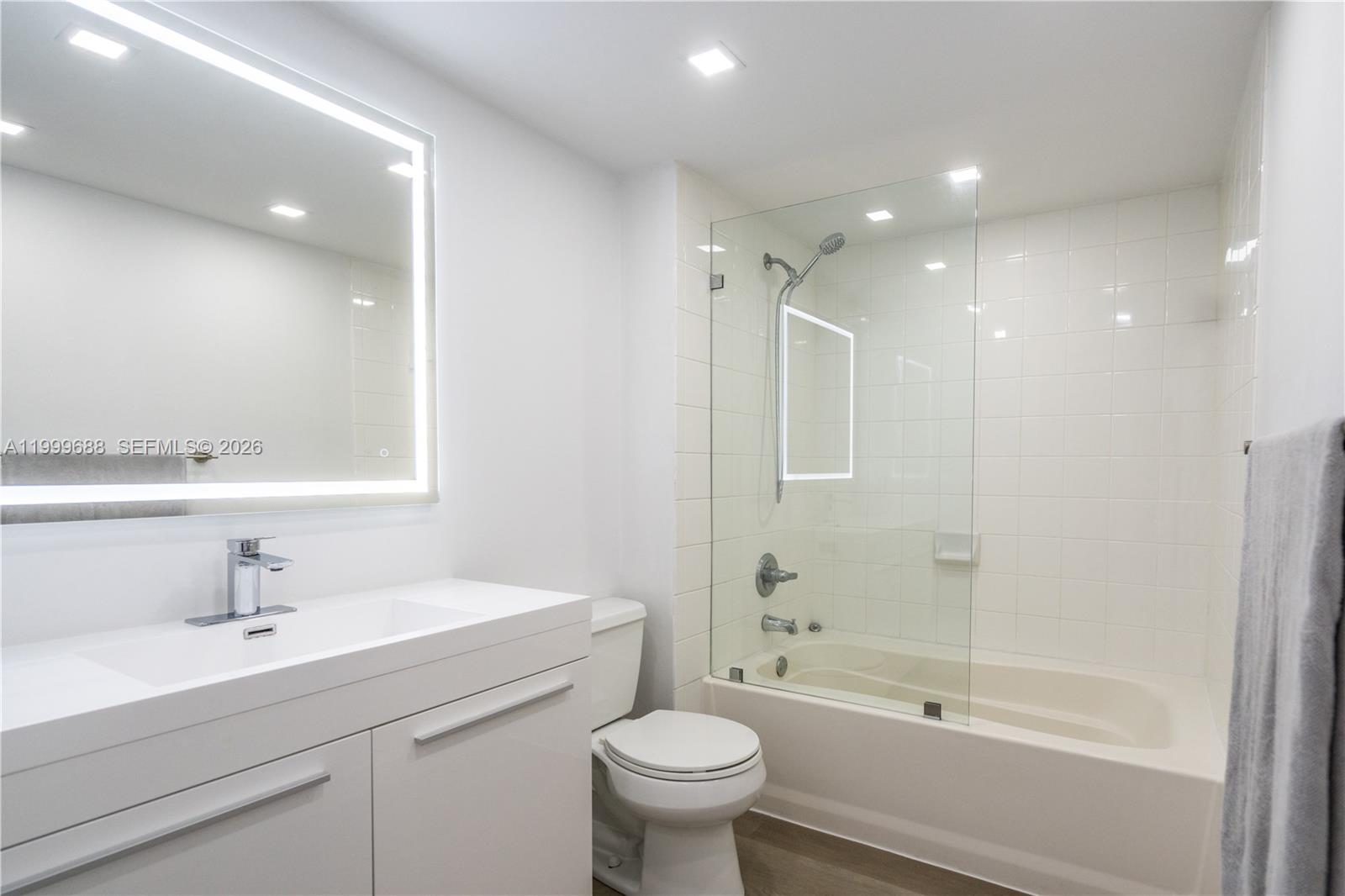 90 Alton Rd #2807 Miami Beach, FL 33139