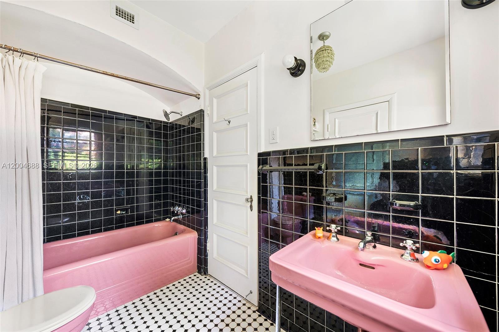 641 NE 57th St Miami, FL 33137