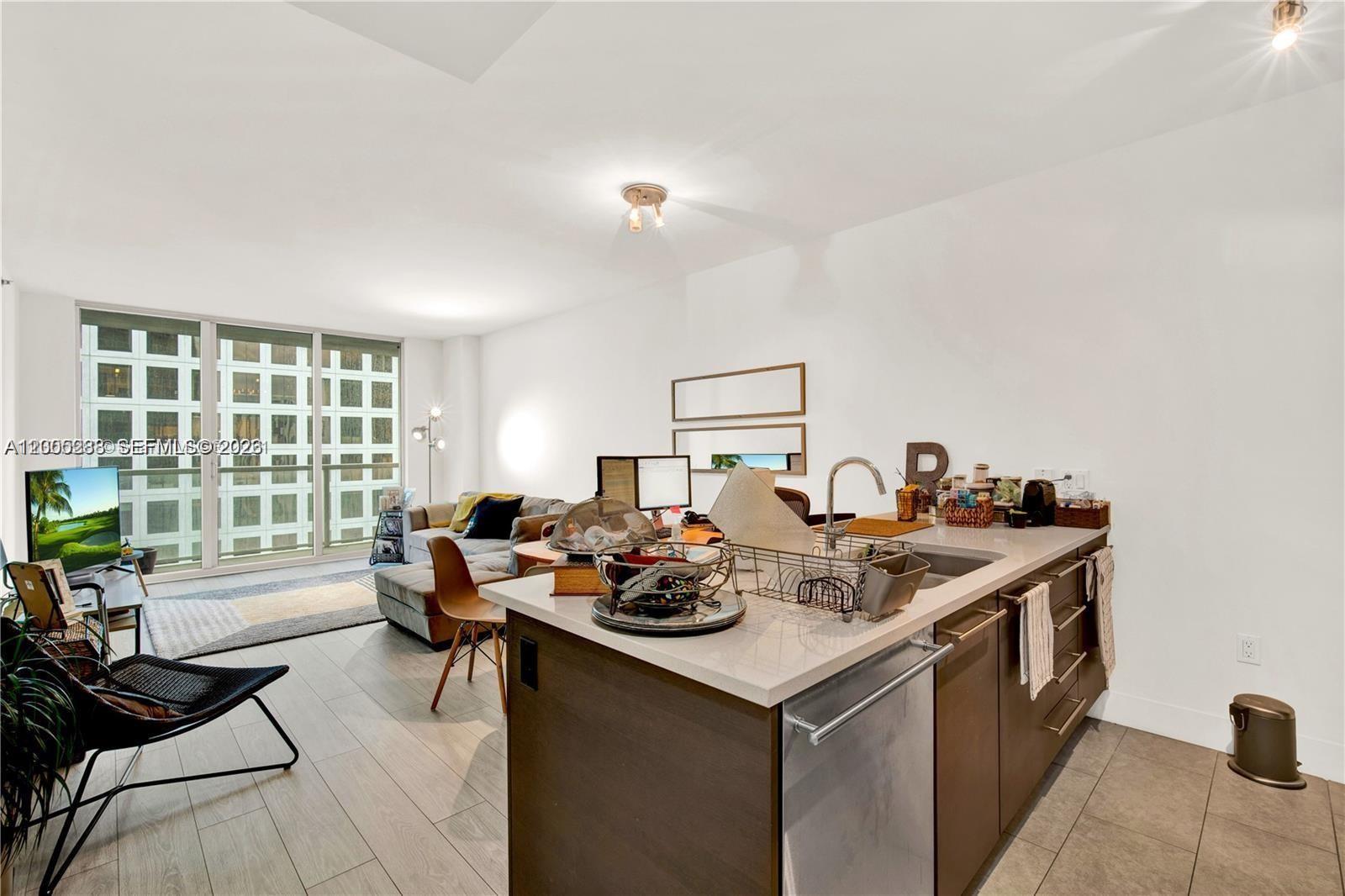 image 500 Brickell East14