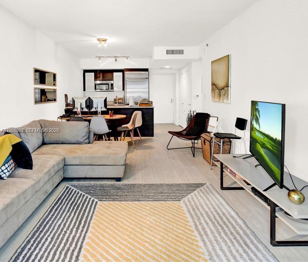 image 500 Brickell East4