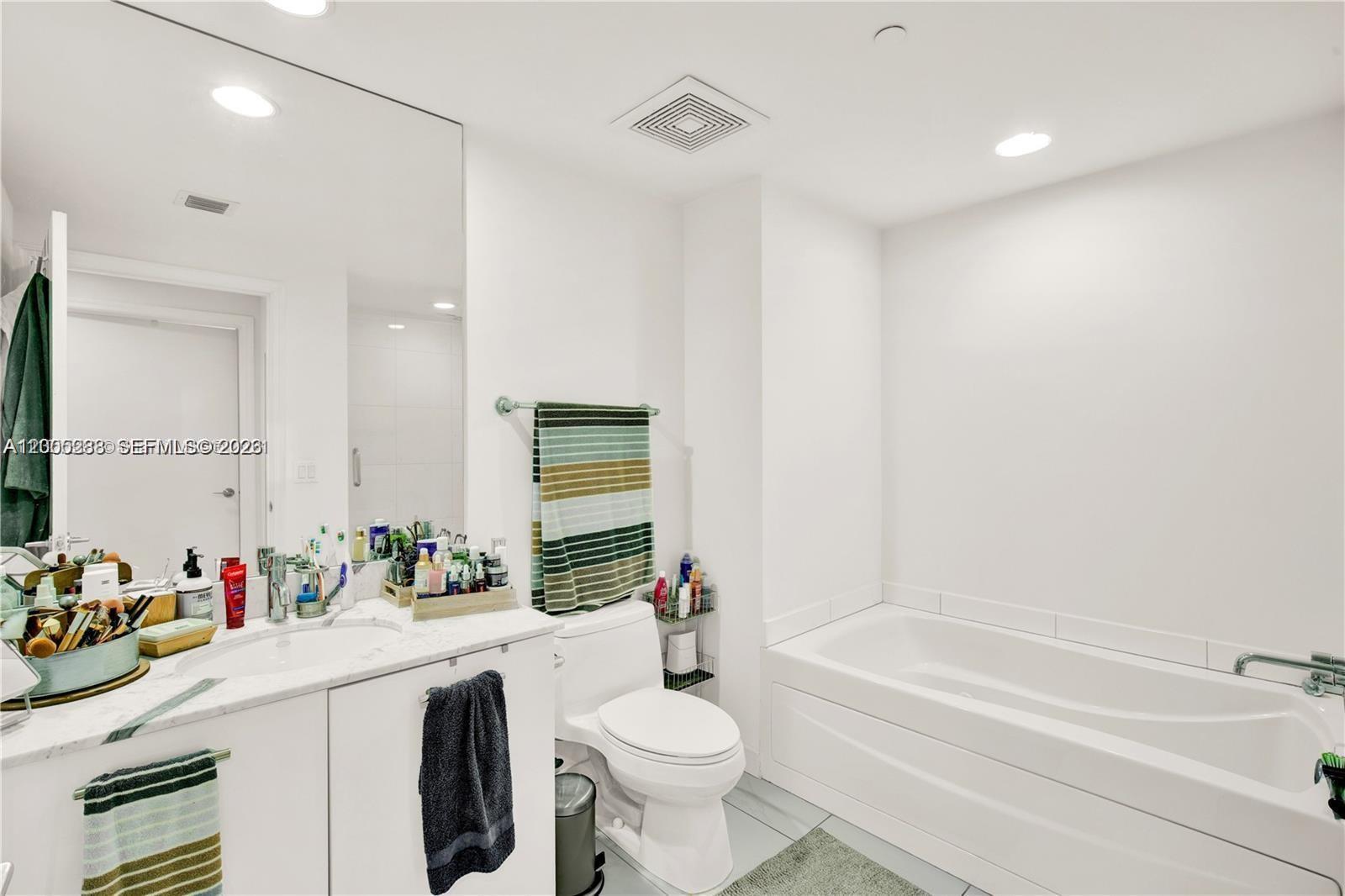 image 500 Brickell East6