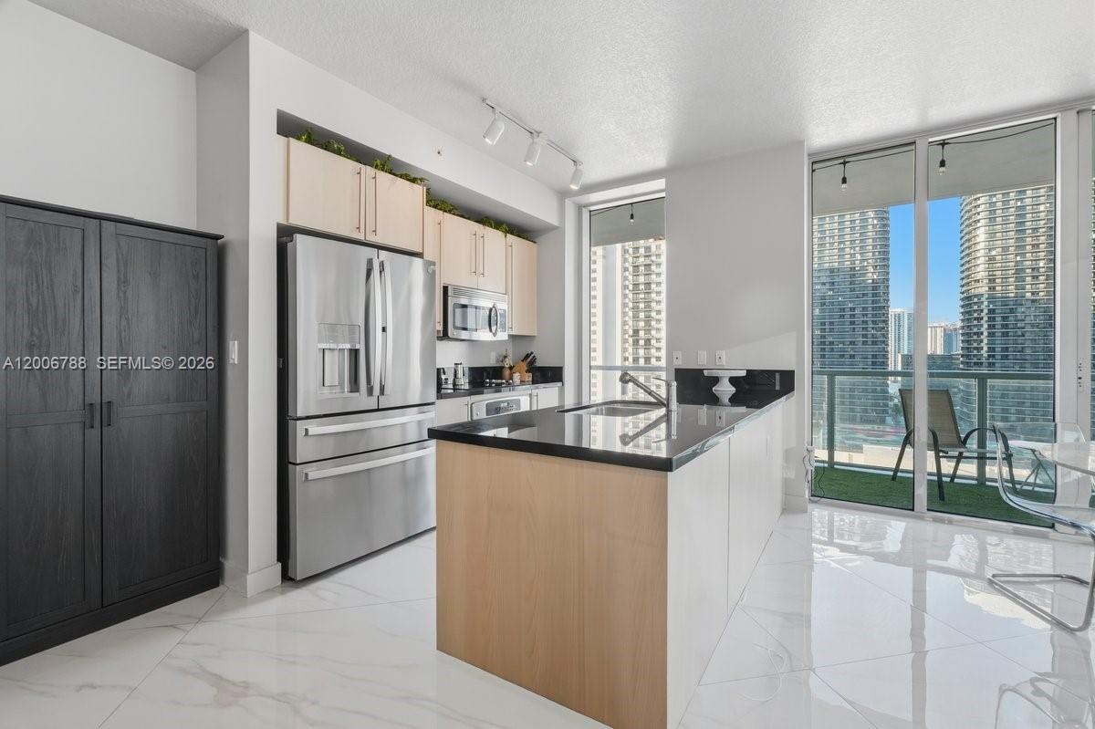 image Axis on Brickell North2