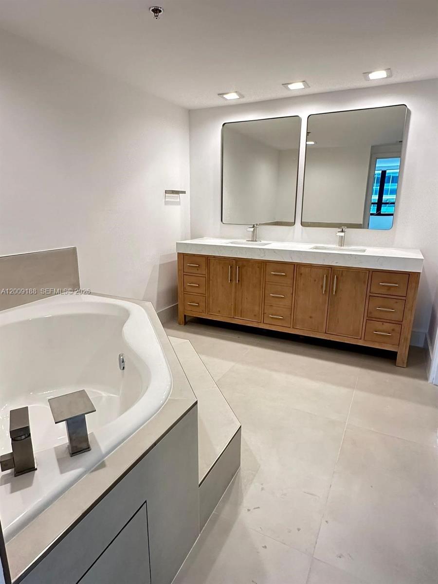 10205 Collins Ave #907 Bal Harbour, FL 33154