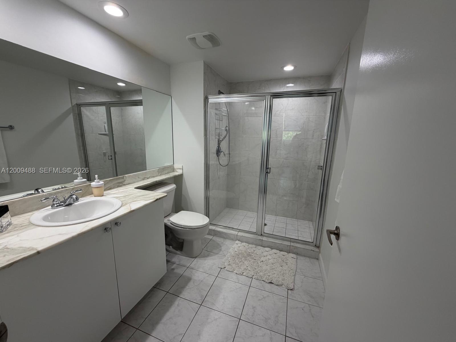 image The Venture at Aventura16